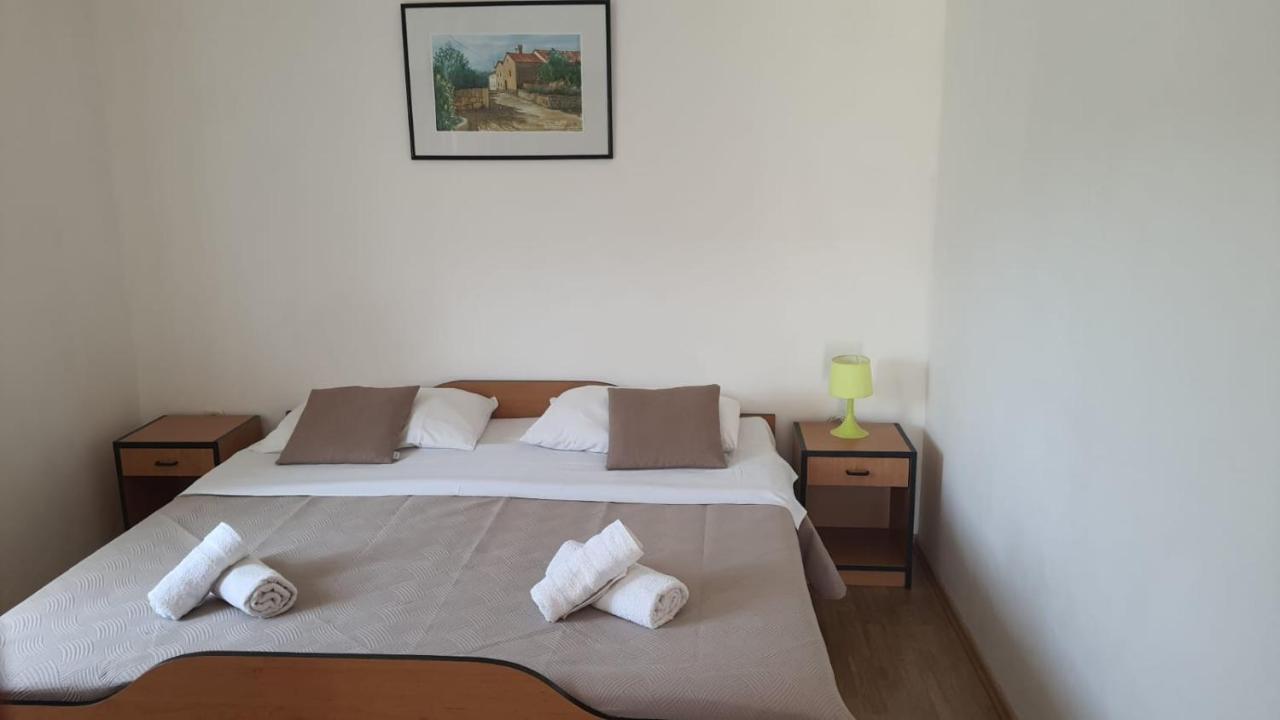 Apartments Irena Božava Extérieur photo